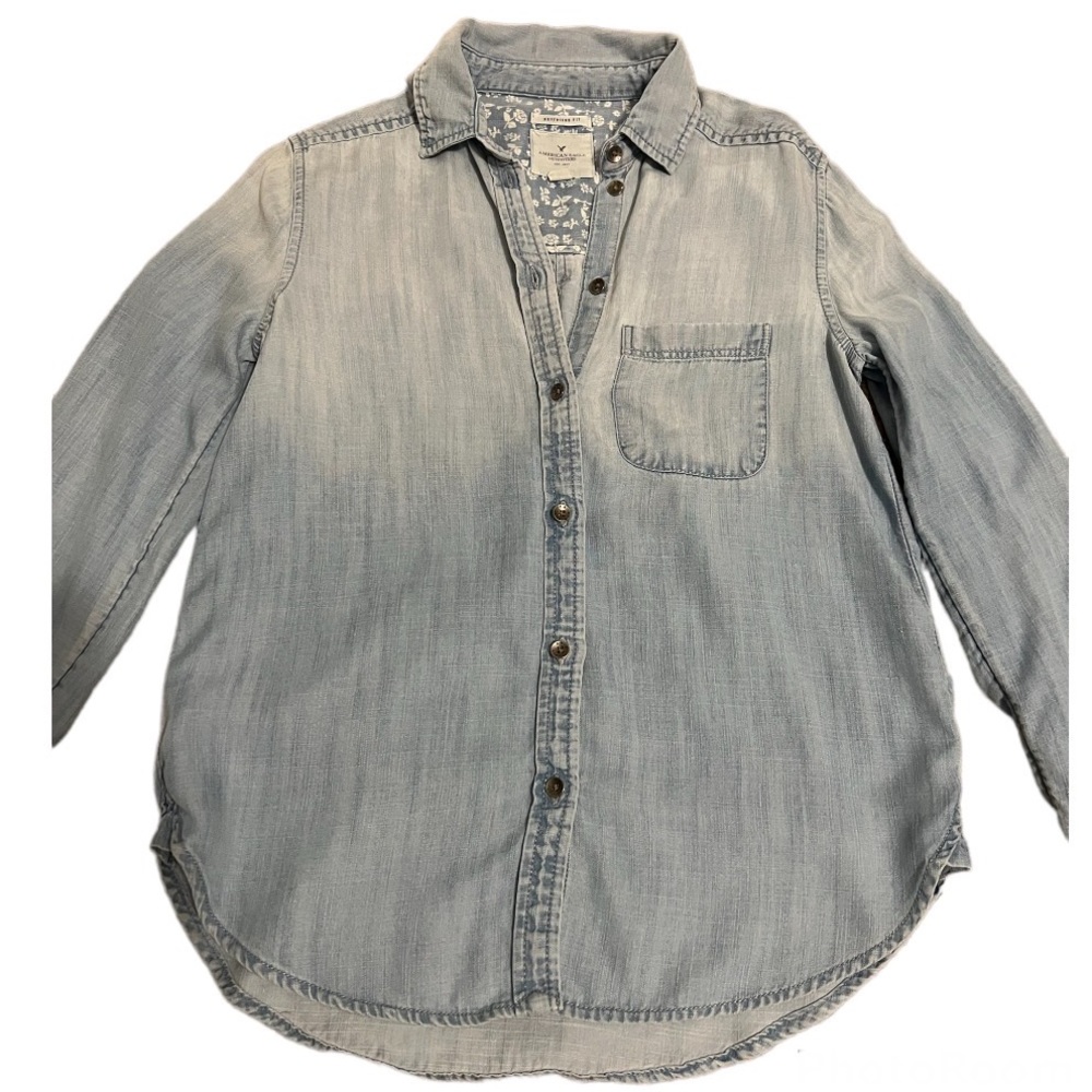 American Eagle Chambray Button Down - image 3